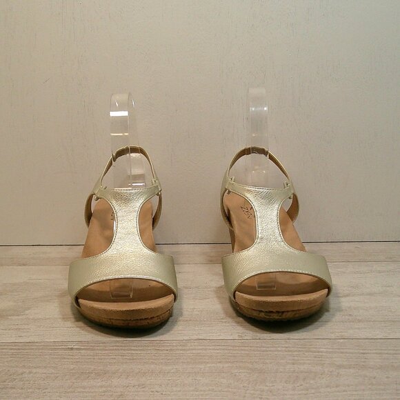 Naturalizer Women's Maura Open Toe Silver Metallic Sandal Size 8 - Picture 2 of 10